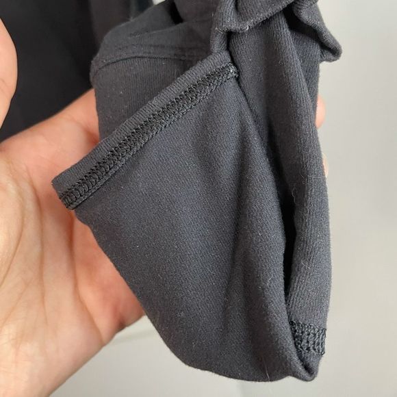 Lululemon Solid Black Long Sleeve Crew Neck with Hand Warmers Size 8 - Picture 4 of 6